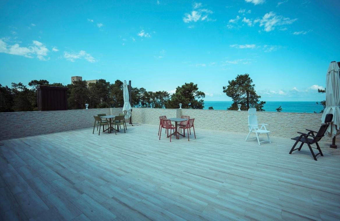 Hotel Leonardo Кобулети Екстериор снимка