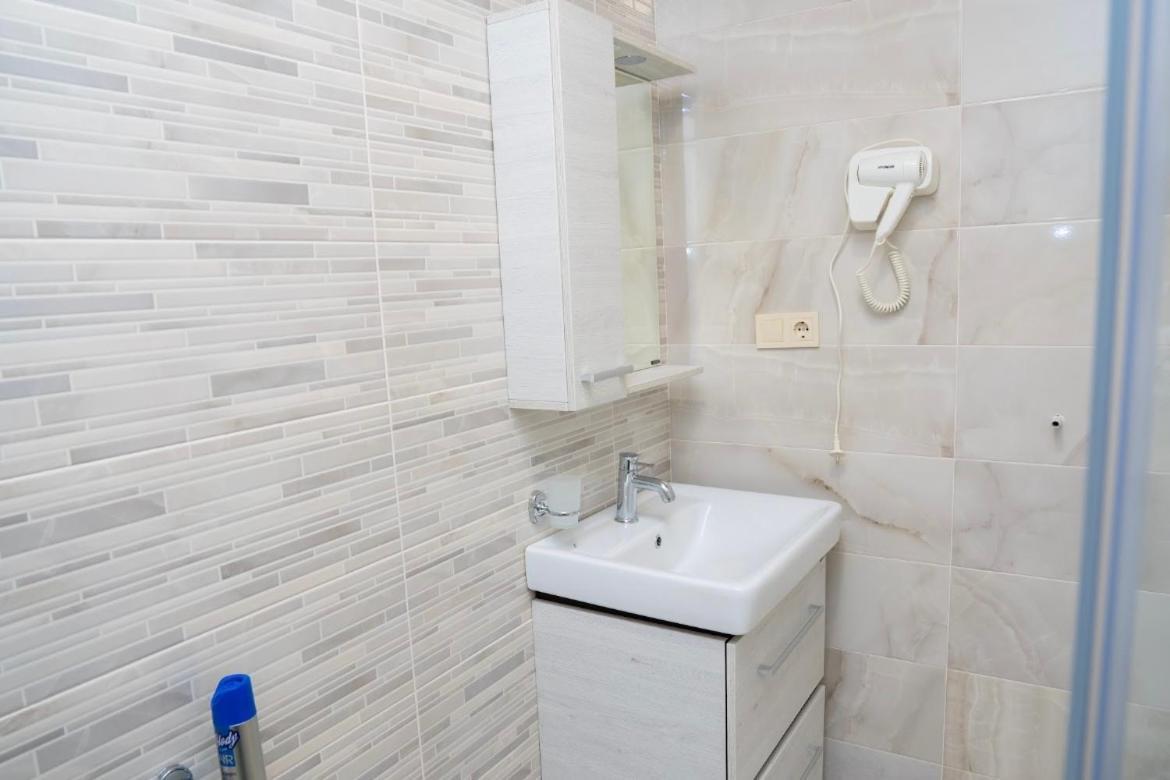 Hotel Leonardo Кобулети Екстериор снимка
