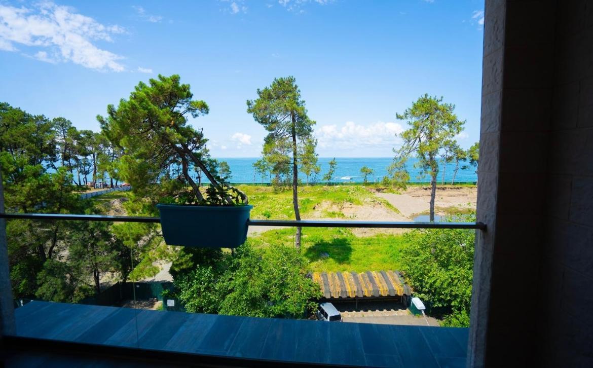 Hotel Leonardo Кобулети Екстериор снимка